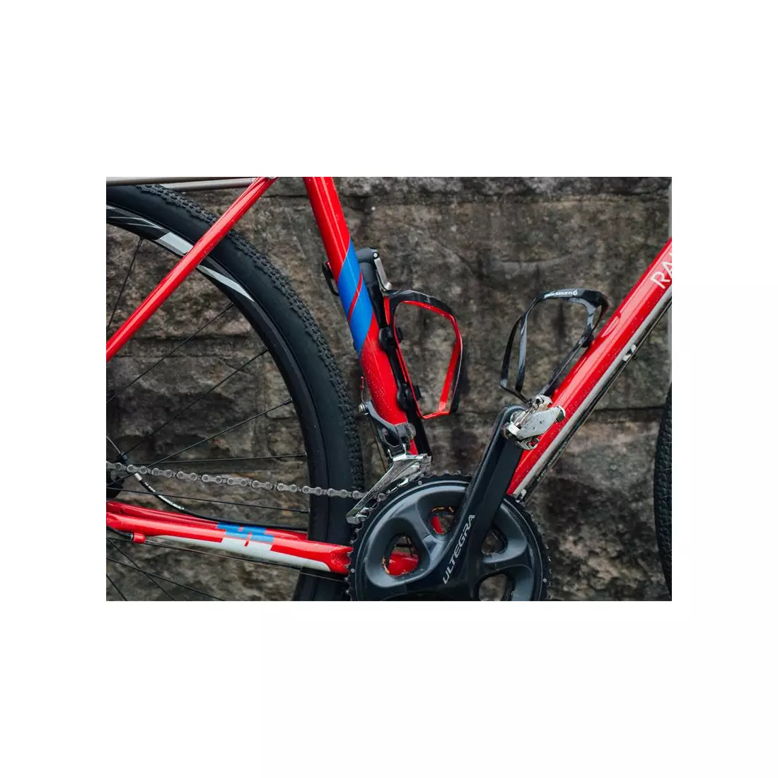 BLACKBURN szénsavas vizes palackkalitka kerékpárok cinch 16g fekete-vörös matt BBN-7068173