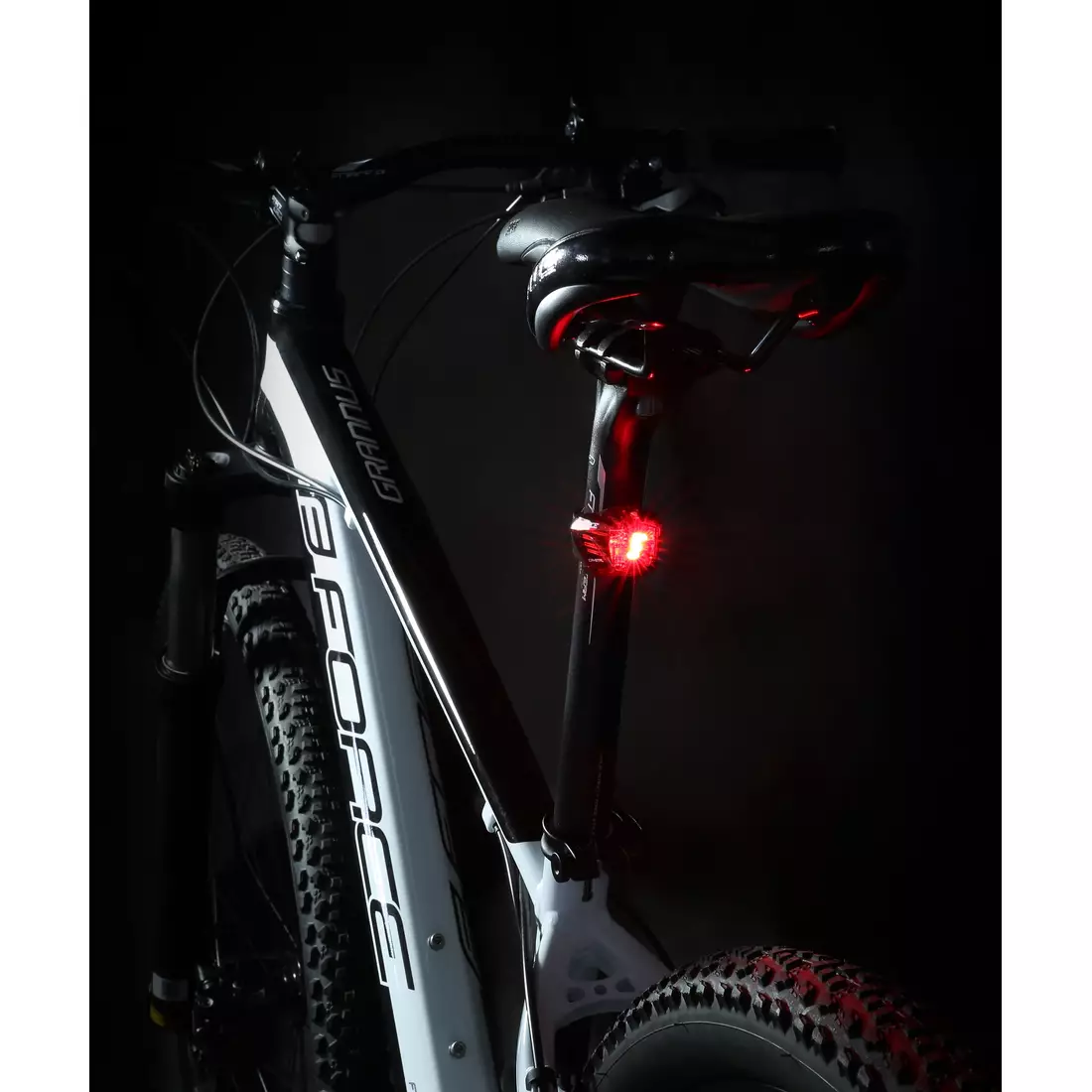 FORCE kerékpár hátsó lámpa crystal 3-LEDs USB 45381