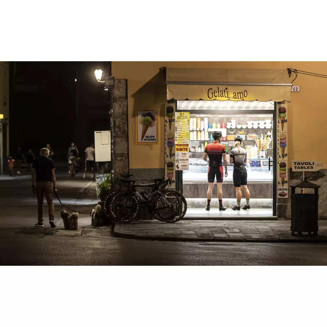 ROGELLI Hero férfi kerékpáros rövidnadrág nadrág nadrágtartóval fekete/piros 002.238