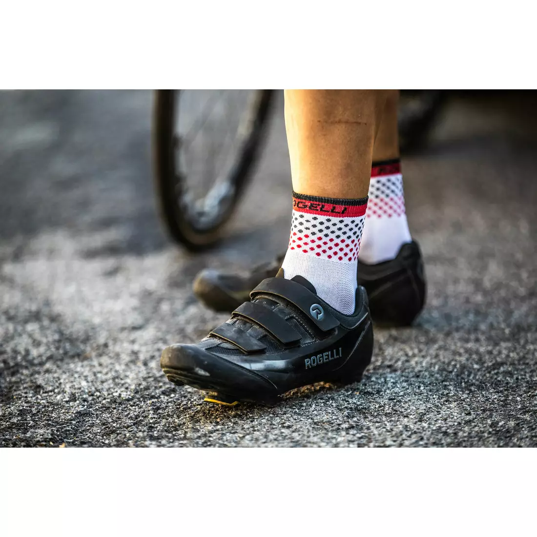 Rogelli HAPPY DOTS RCS-12 kerékpáros zokni 007.146 Fehér/piros