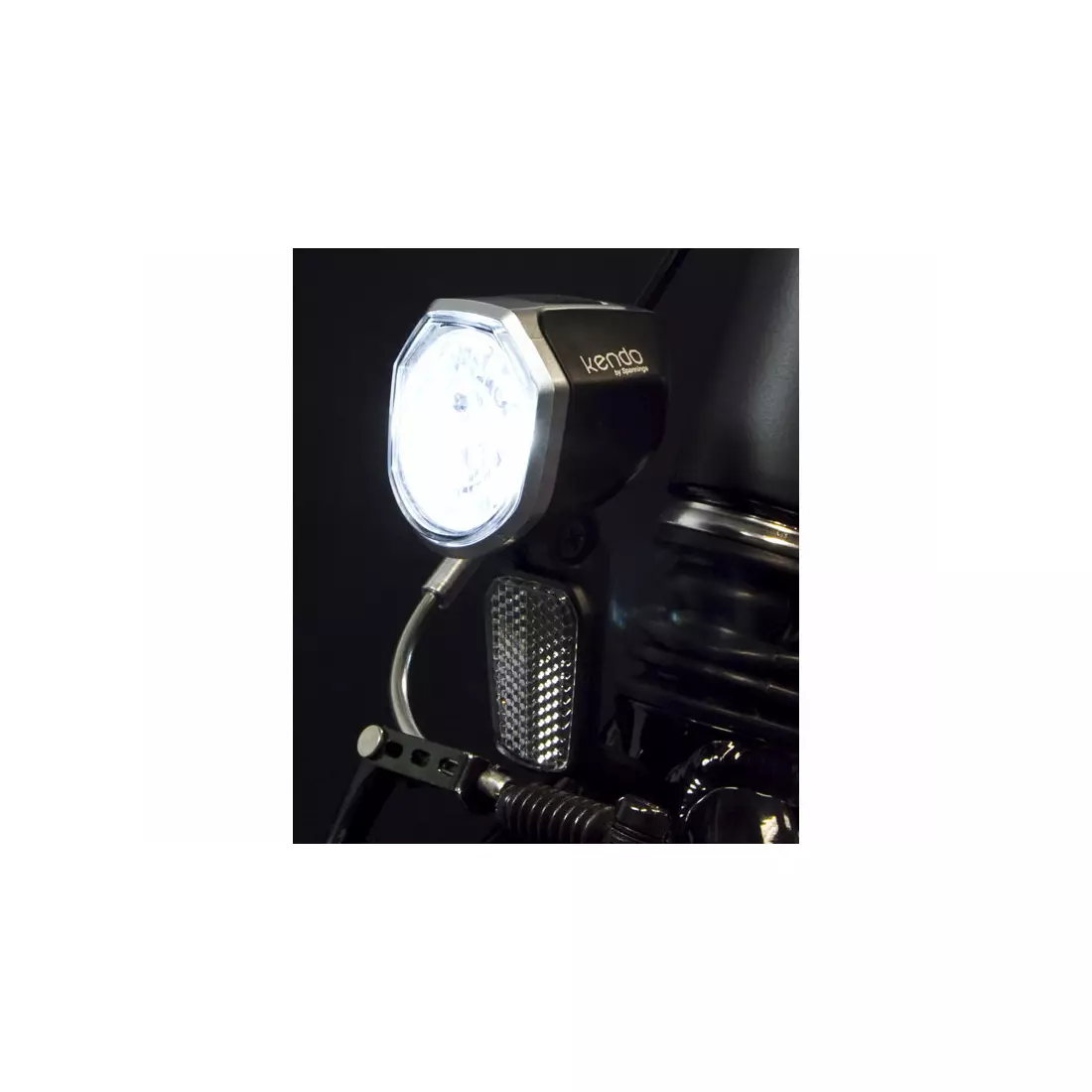 Első kerékpár lámp SPANNINGA KENDO+ XDO 30 lux/120 lumen dinamó + kábel alatt 55cm SNG-H057038
