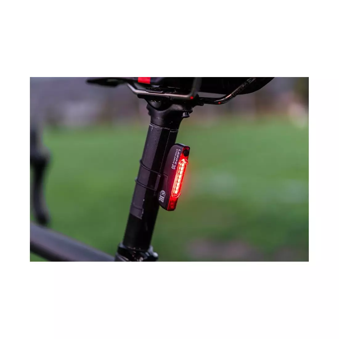 LEZYNE hátsó kerékpár lámpa STICK DRIVE 30 fekete LZN-1-LED-33R-V104
