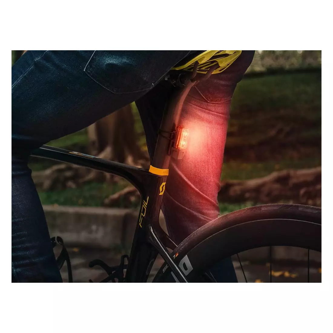 TOPEAK hátsó kerékpár lámpa TAILUX 25 USB T-TMS097