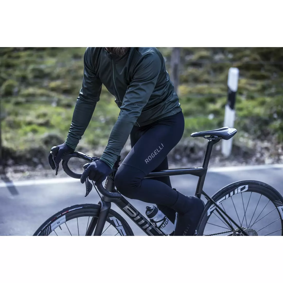 ROGELLI kerékpáros nadrág fogszabályzóval ESSENTIAL black ROG351015