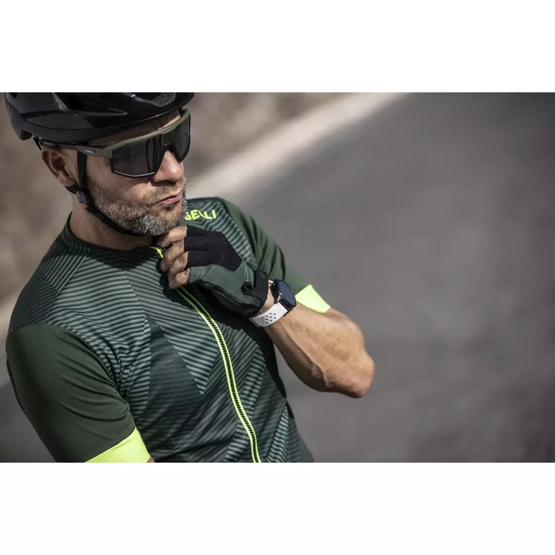 ROGELLI ESSENTIAL Férfi kerékpáros kesztyű, fekete és zöld