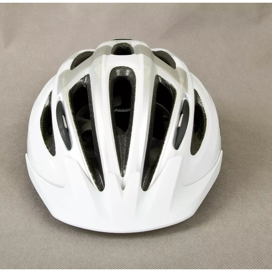 GIRO SKYLINE II kerékpáros sisak fehér ezüst