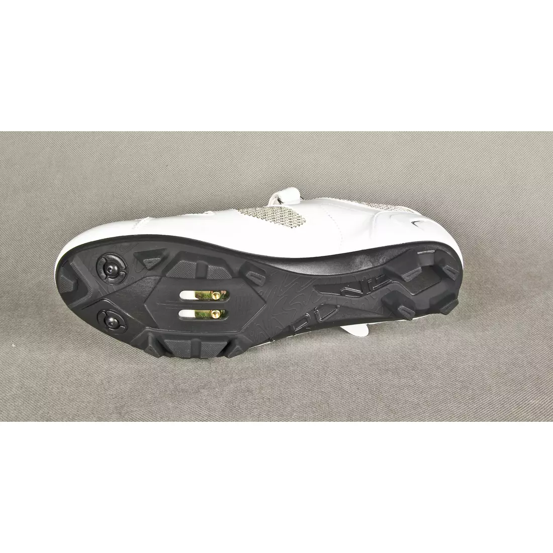 CRONO TRACK-16 - Kerékpáros cipő MTB, fehér